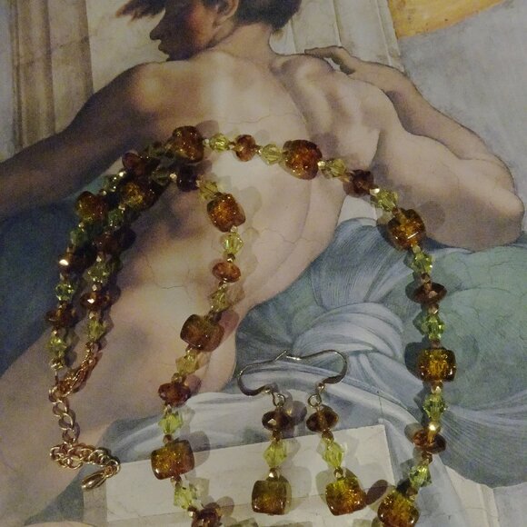 Hand-crafted necklace/earring set in citrus green and honey w/ Austrian crystals - Picture 8 of 8